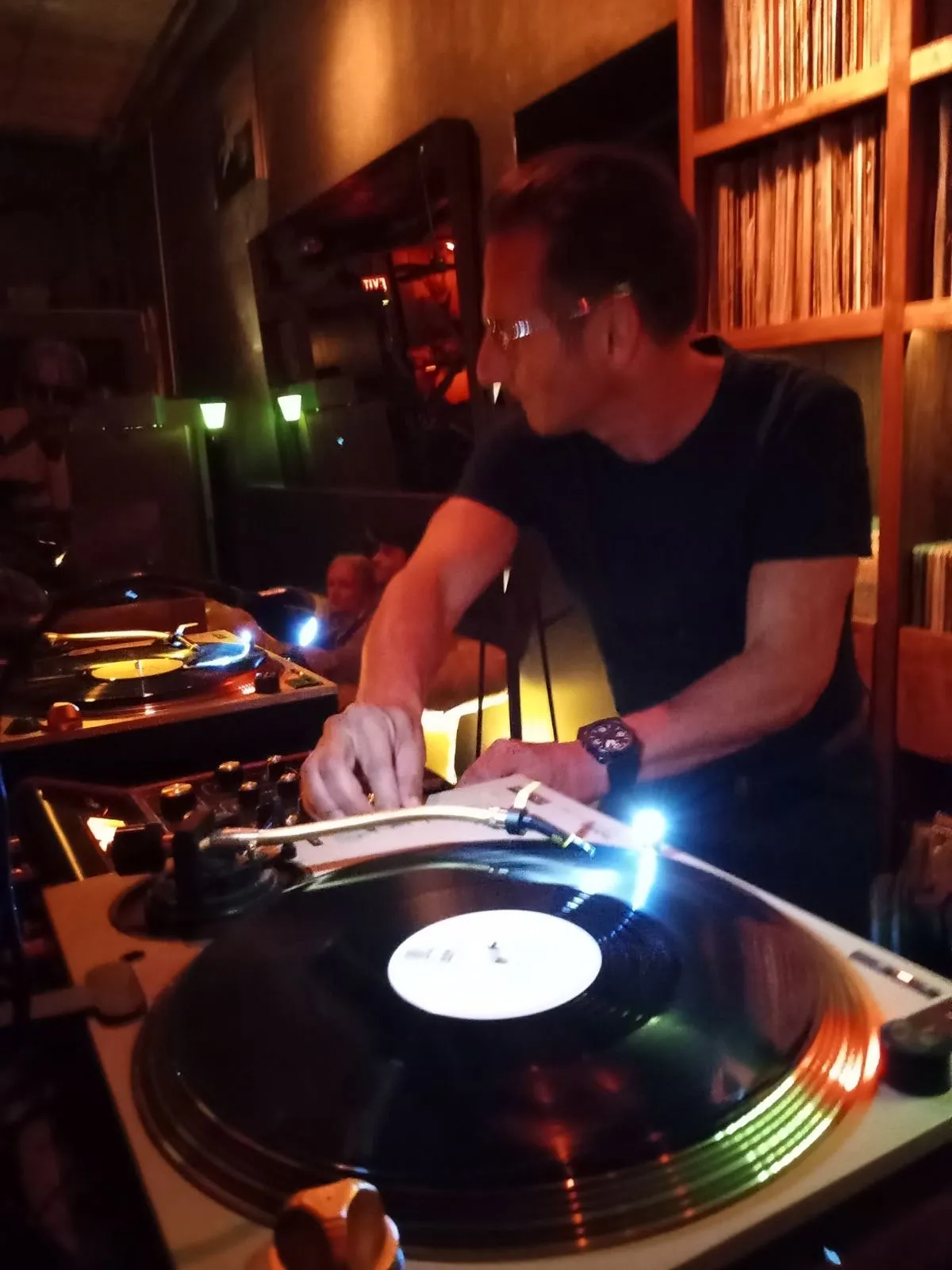 DJ Maurice Bernstein DJing — New York DJ, photo 3