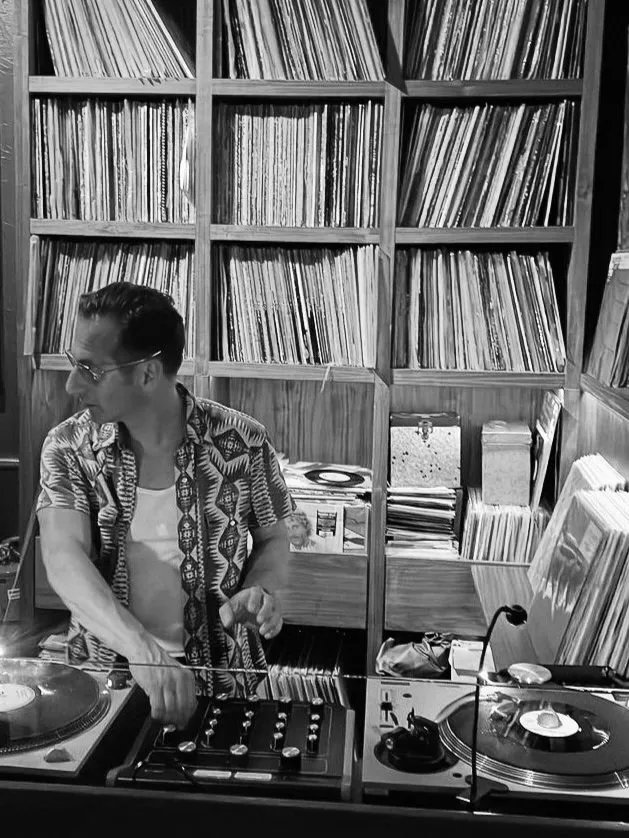 DJ Maurice Bernstein, New York DJ, performing