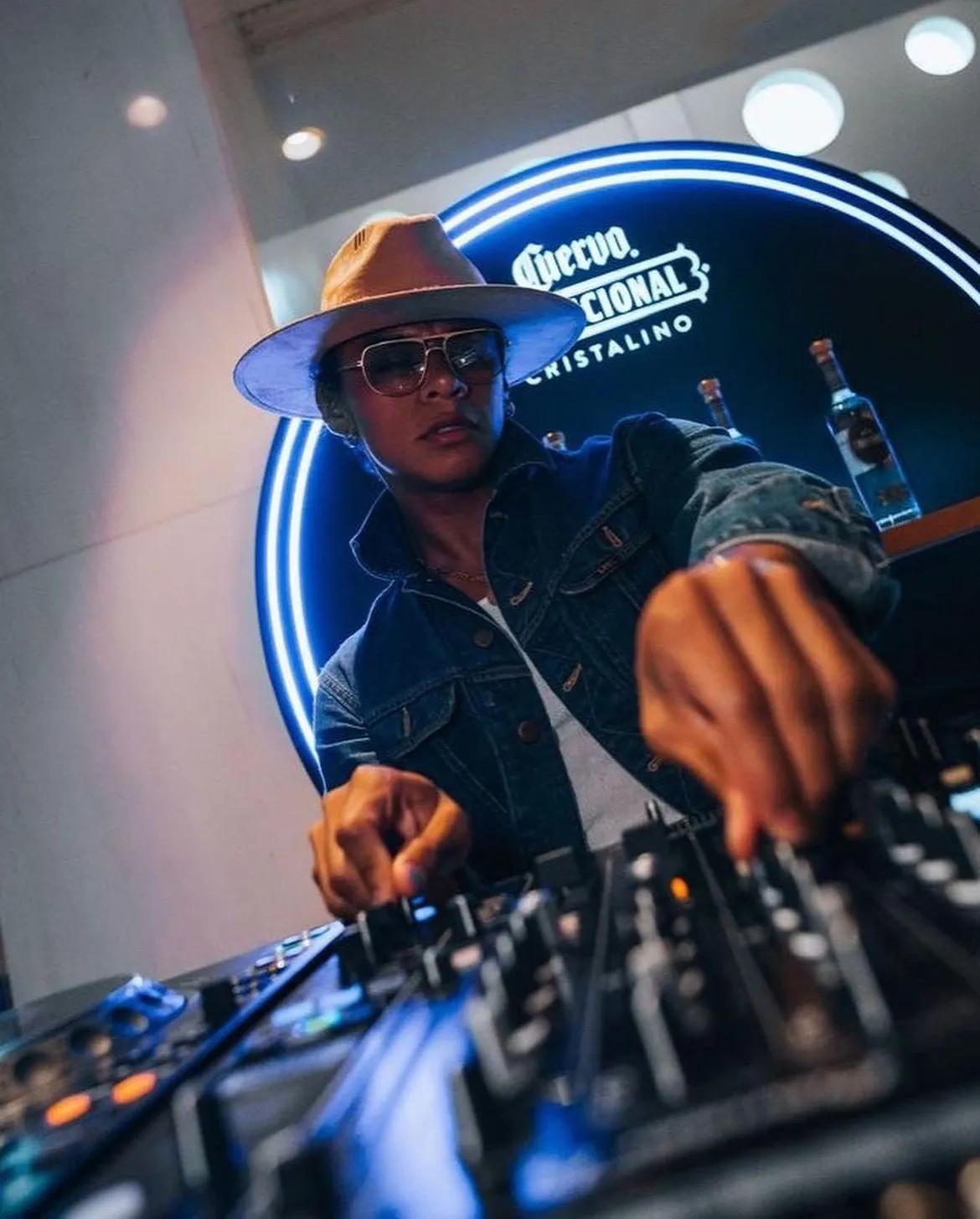 DJ Scollo DJing — Miami DJ, photo 2